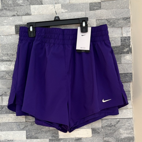 Nike Pants - New!! Nike women's running shorts with built in bike shorts
